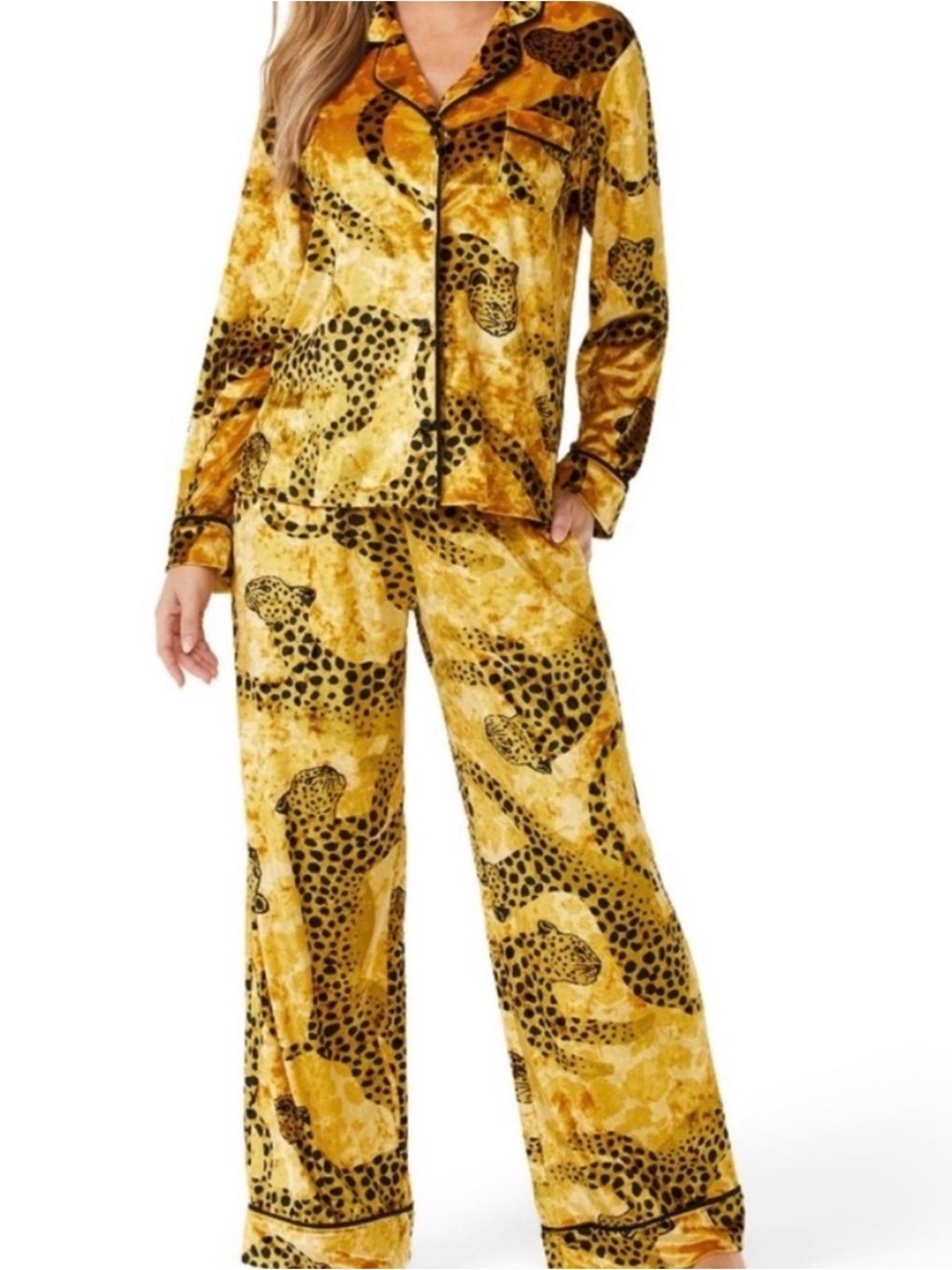 Sofia Vergara Women's Sz S 4-6 Gold Animal Print Velvet 2 Piece Pajama Set